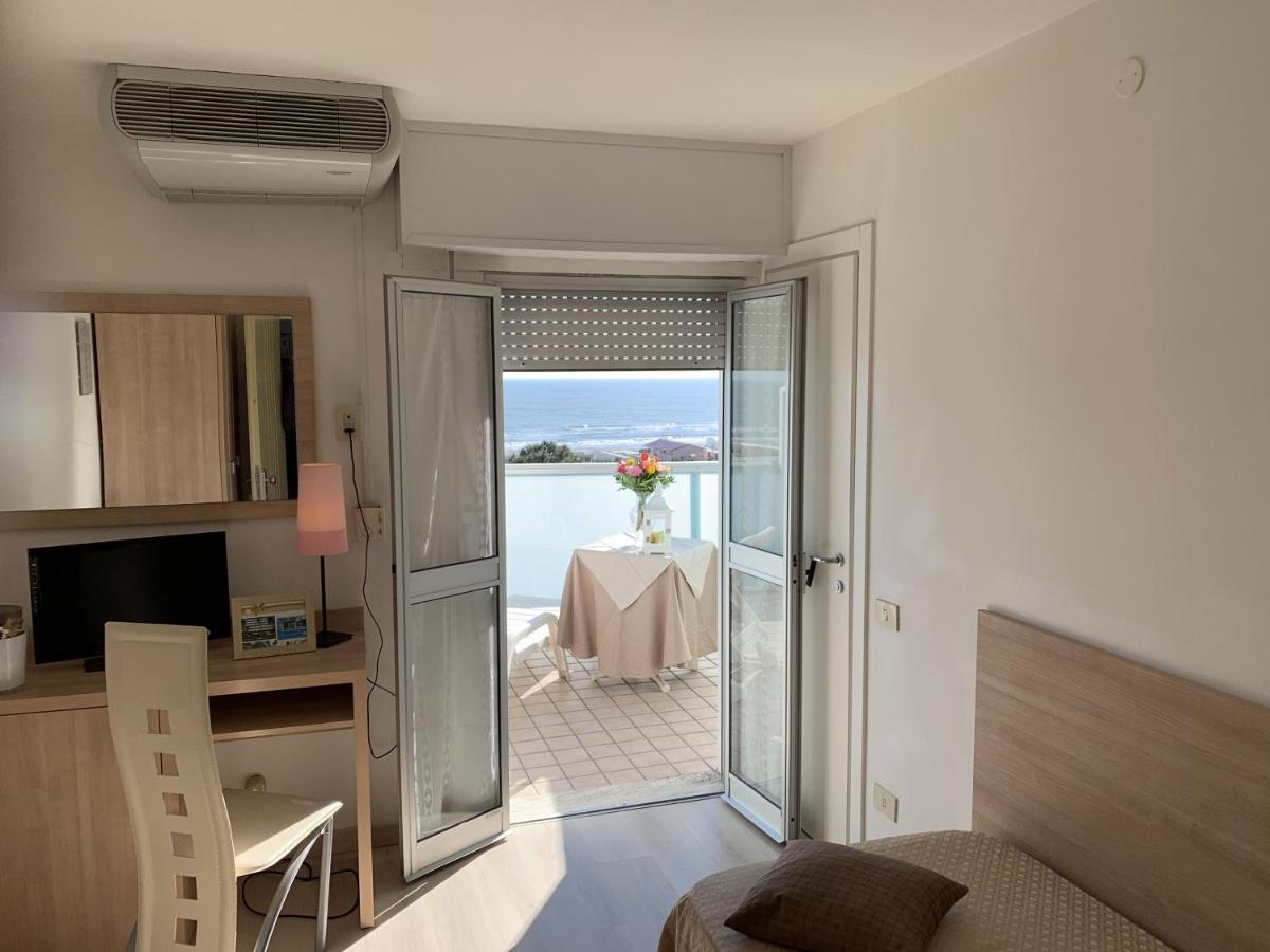 Hotel Sahara Milano Marittima Exterior foto