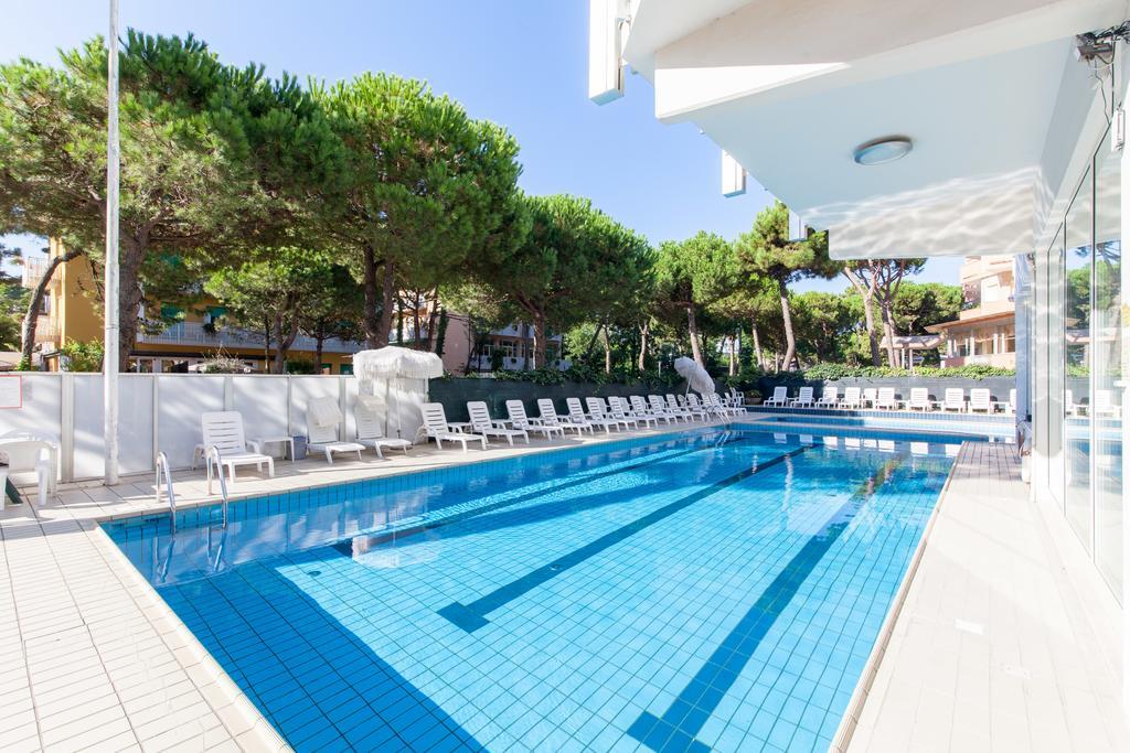Hotel Sahara Milano Marittima Exterior foto