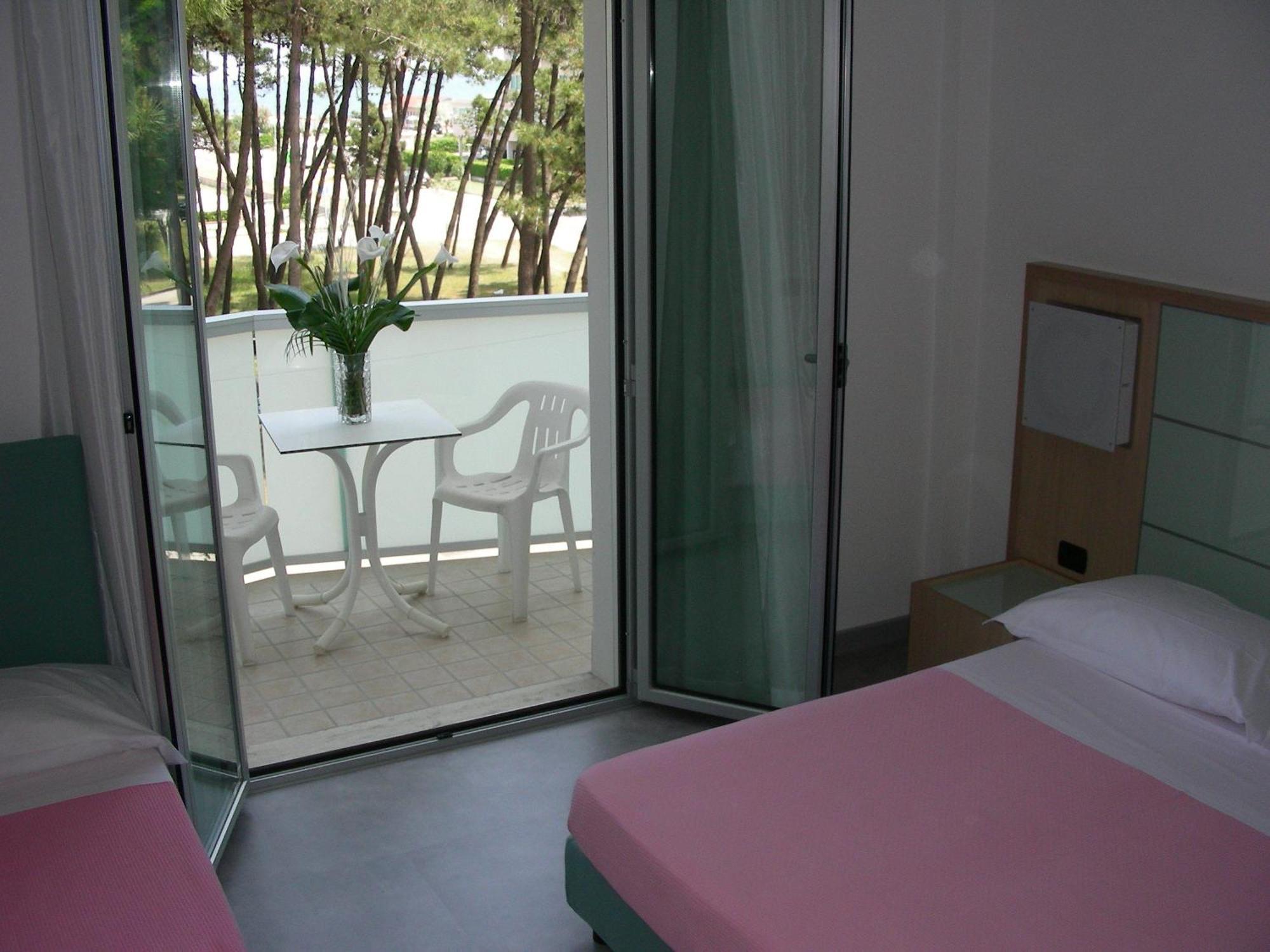 Hotel Sahara Milano Marittima Exterior foto