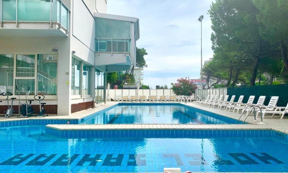 Hotel Sahara Milano Marittima Exterior foto